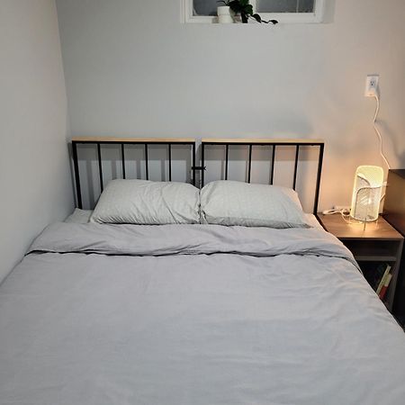 Guest House Basement - Master Bedrooms In Bayview Village Toronto Eksteriør bilde