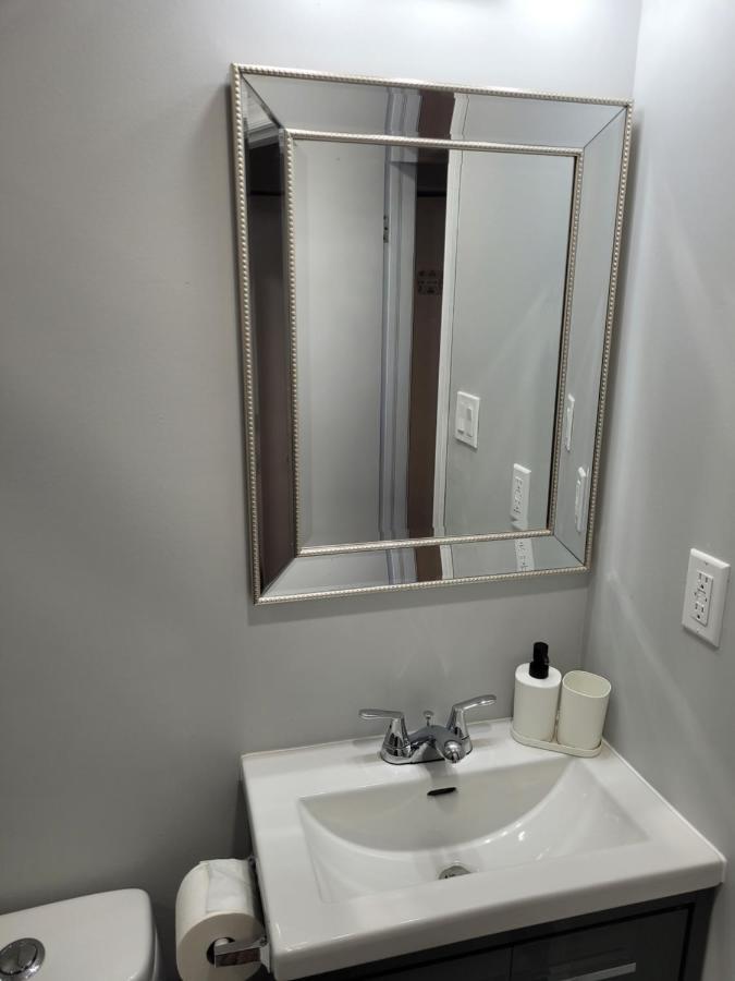 Guest House Basement - Master Bedrooms In Bayview Village Toronto Eksteriør bilde