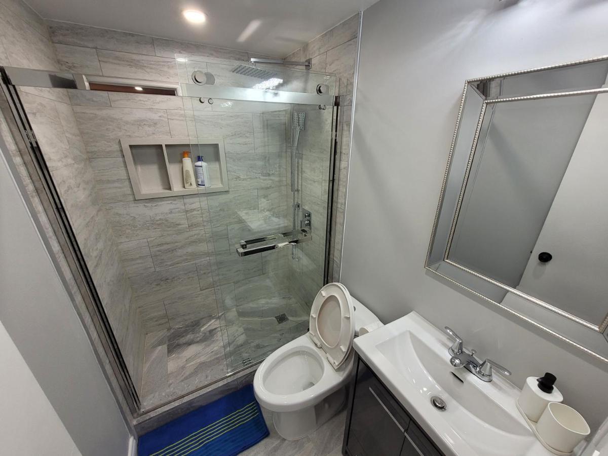 Guest House Basement - Master Bedrooms In Bayview Village Toronto Eksteriør bilde