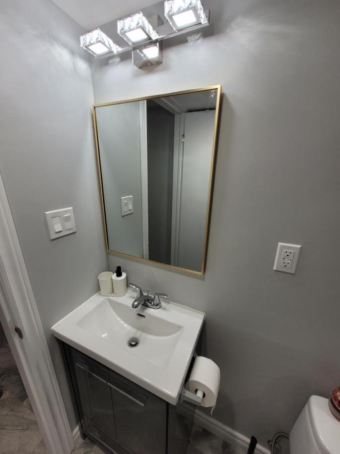 Guest House Basement - Master Bedrooms In Bayview Village Toronto Eksteriør bilde